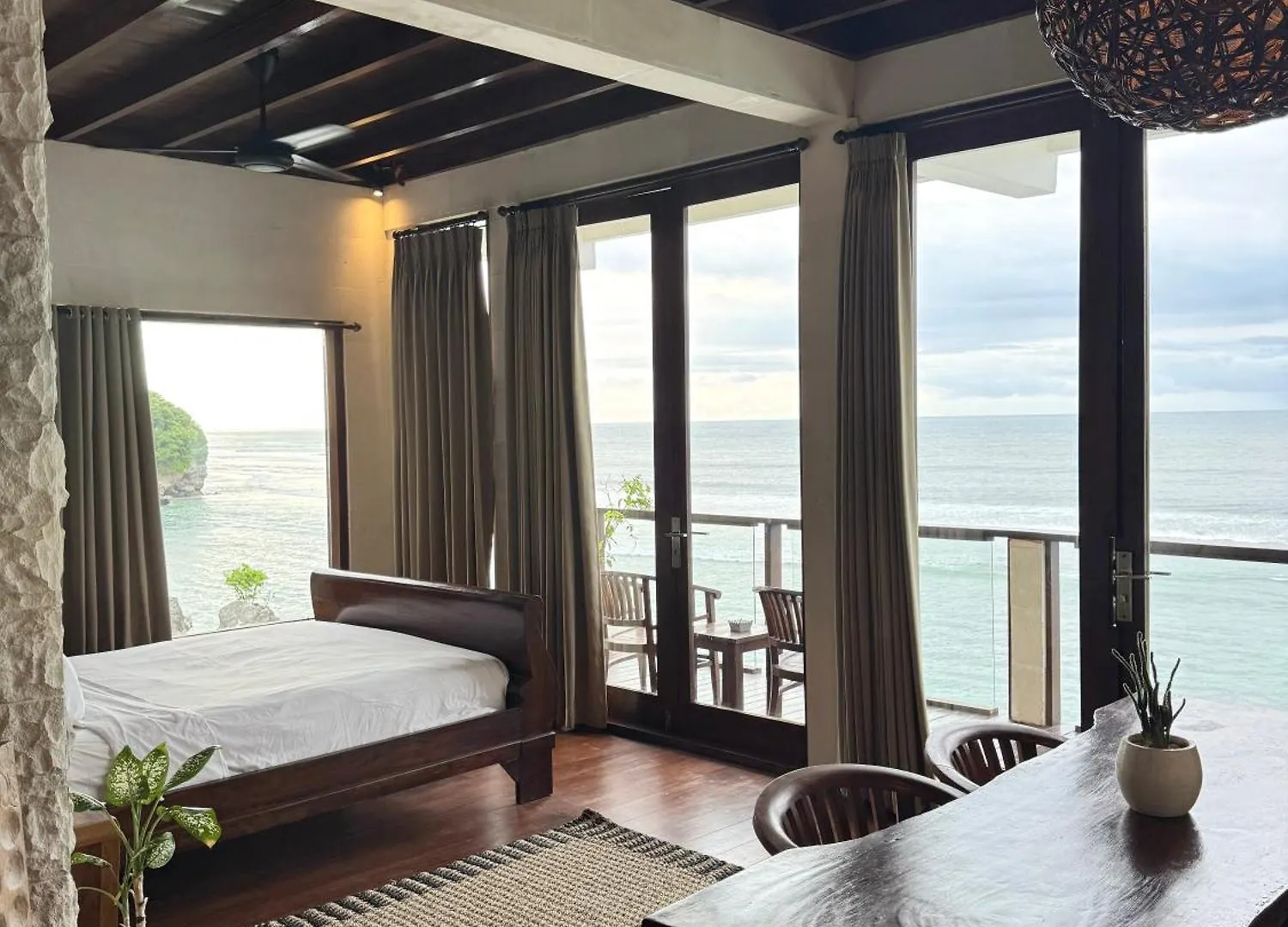 Bale Bingin Beachfront Stay Uluwatu